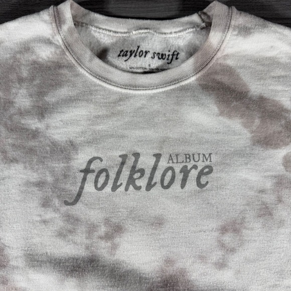 Taylor Swift Folklore Album Tie Dye Crewneck Sweatshirt Women's Small - Picture 5 of 6